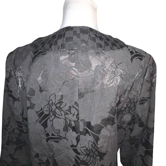 Chico‘s Women's 2 Black Floral Jacquard hook loop close lined 3/4 sleeve Blazer - Picture 7 of 10
